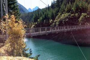 Diablo Lake Trail suspension bridge