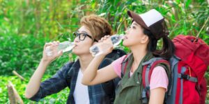 Keeping water cold on hot hikes